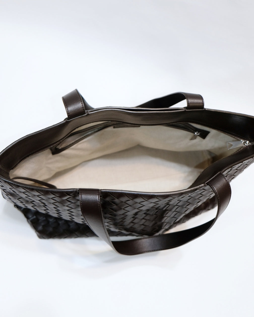 Bottega Veneta Intrecciato Leather Zipped Tote