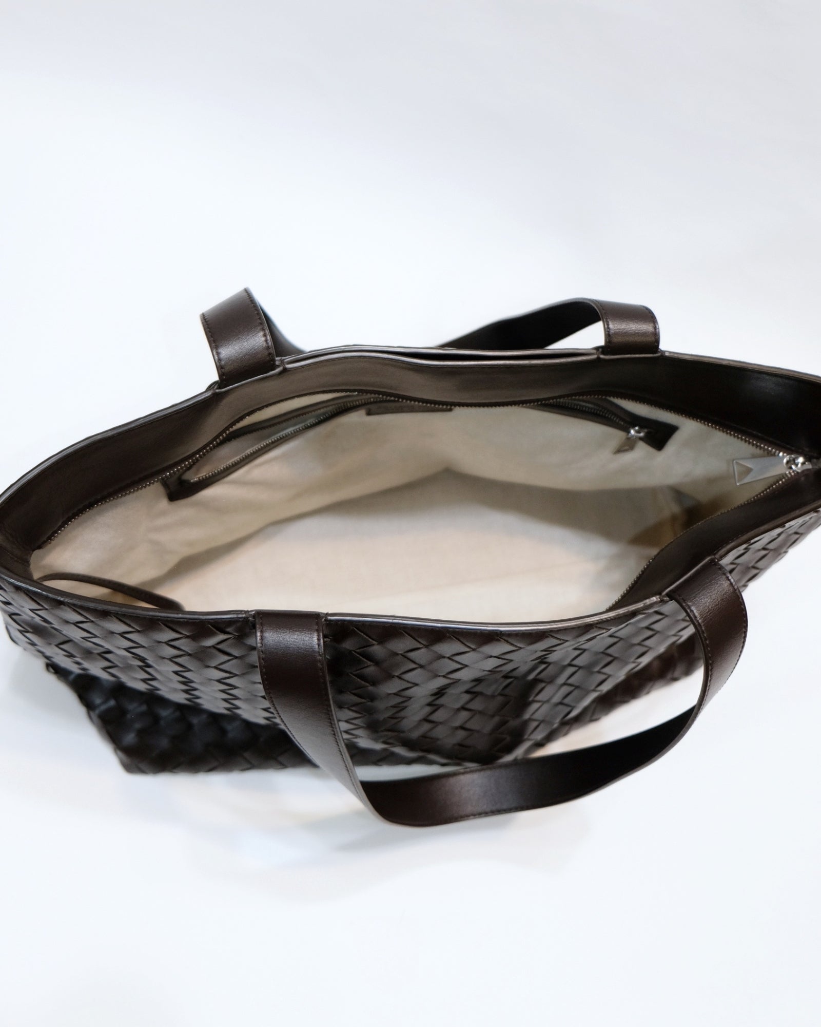 Bottega Veneta Intrecciato Leather Zipped Tote